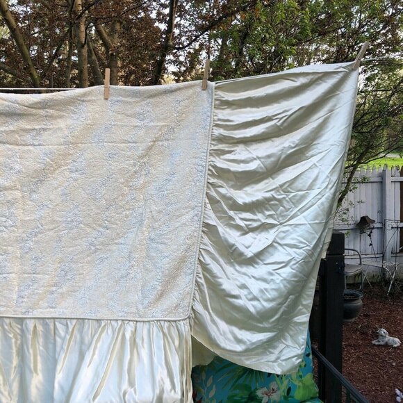Vintage Satin Embroidered Bedspread Coverlet Ruffled Glam light Yellow Gold - Picture 7 of 12